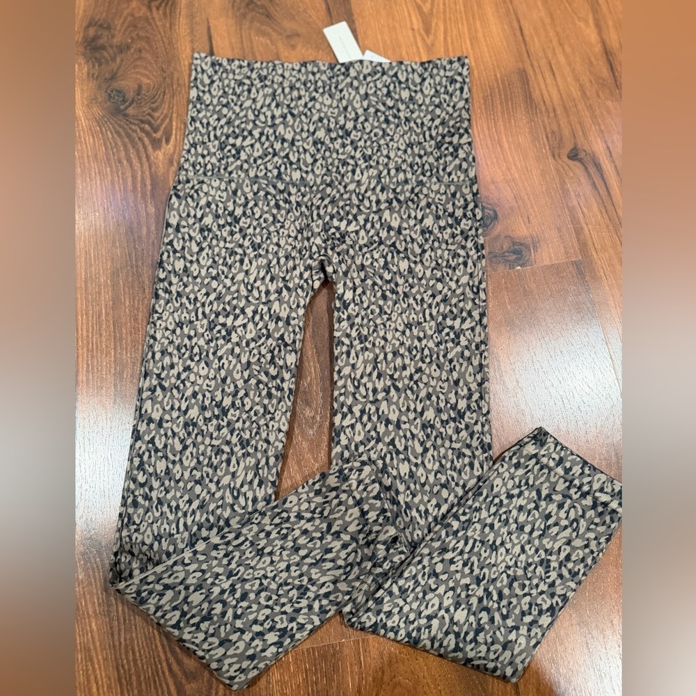 NWT Spanx Look At Me Now Leggings Olive Leopard XL